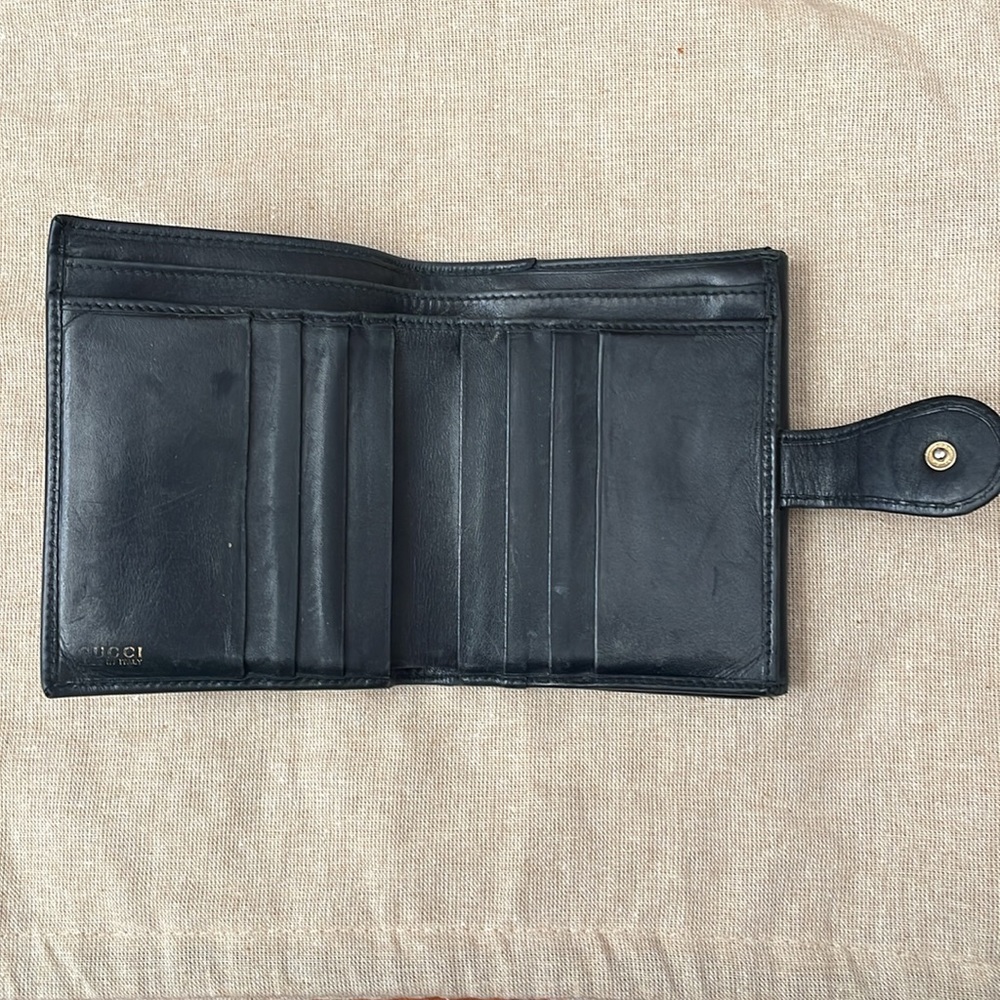💯 Authentic Gucci Black Vintage Leather Compact Wallet - Picture 4 of 10